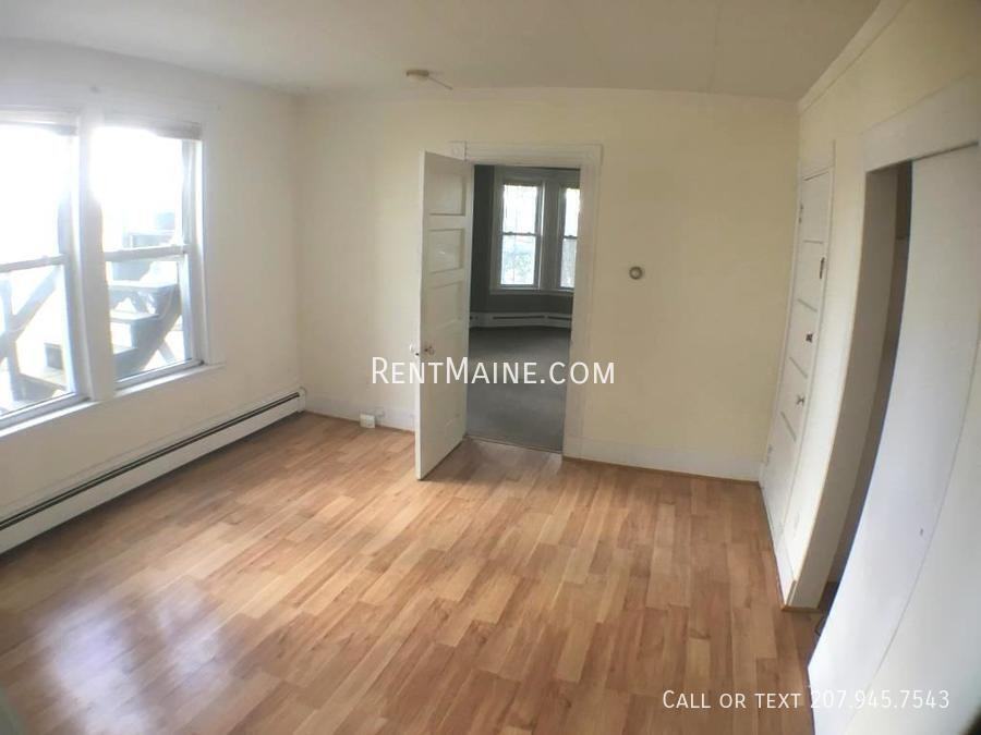 699 Main St #1 - Photo 4 of 10