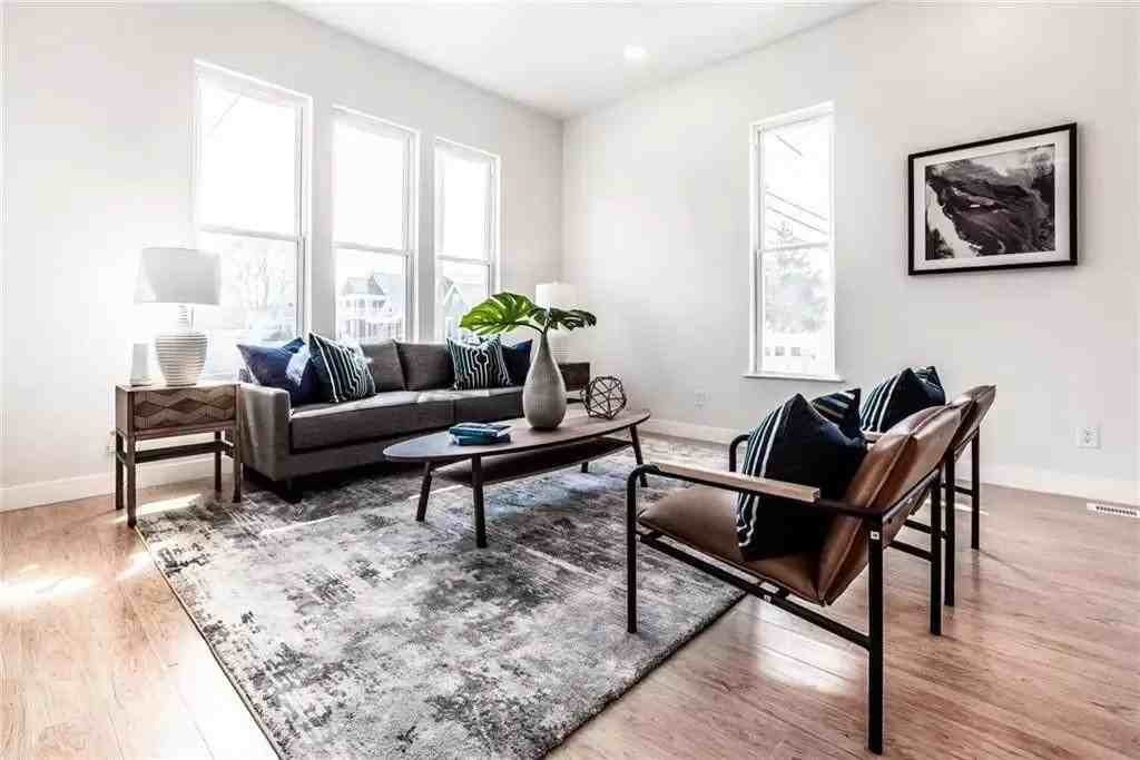 918 S State Ave - Photo 6 of 17