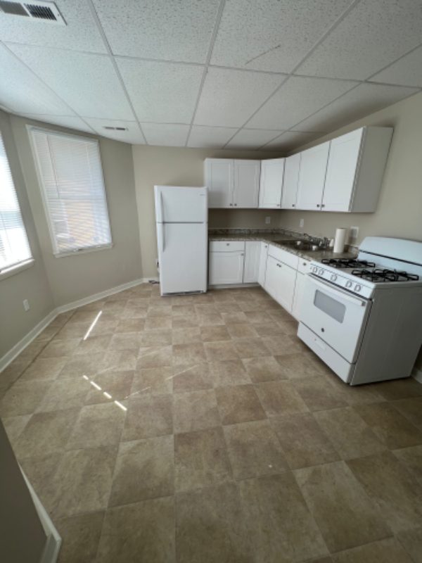 730 California Ave - Photo 4 of 22