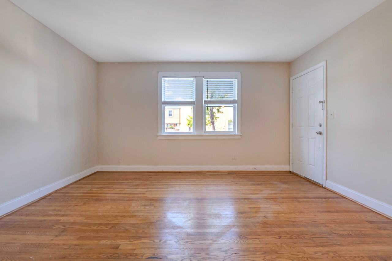 1200 Penn St Ne #1 - Photo 2 of 16