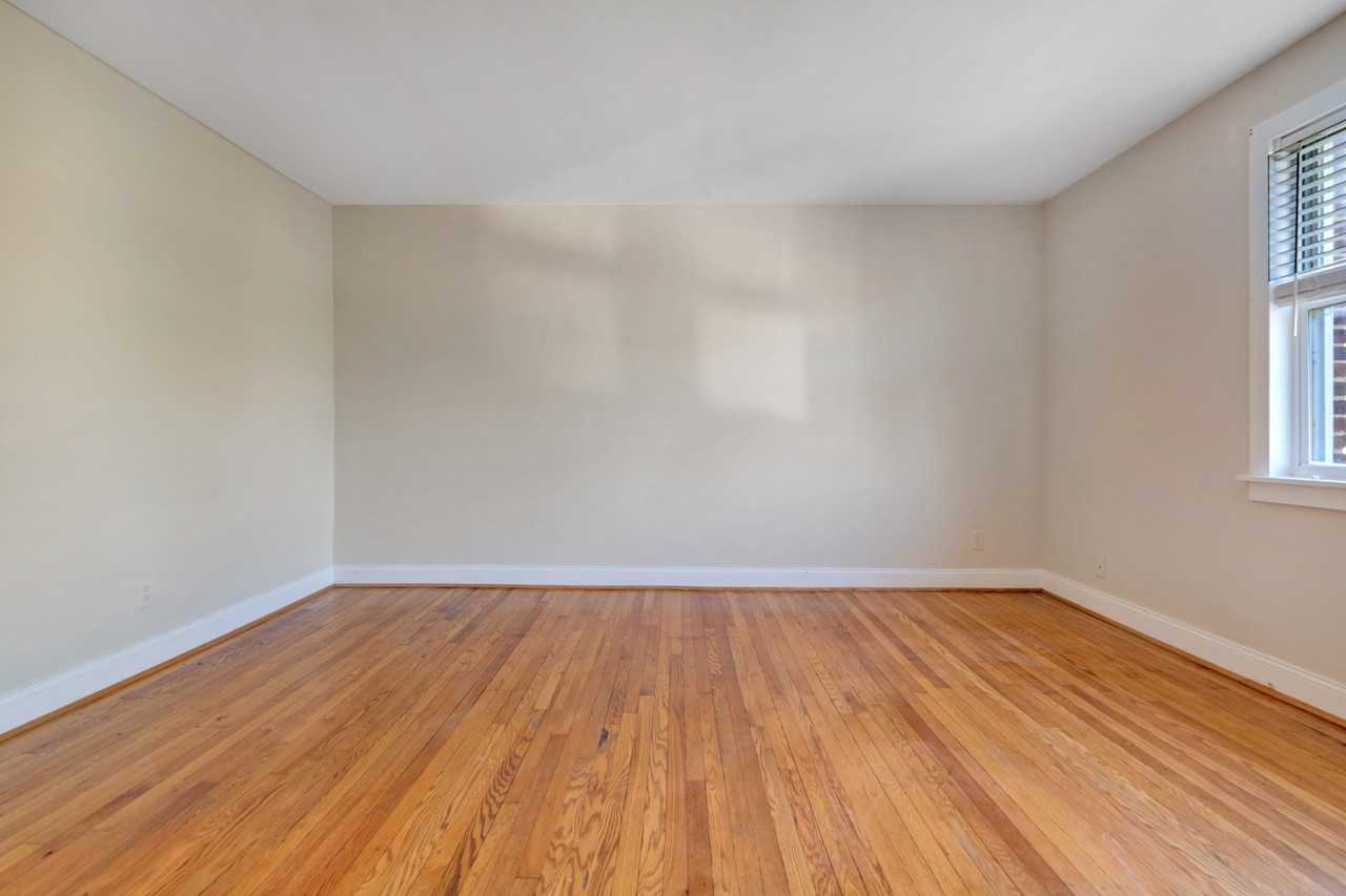 1200 Penn St Ne #1 - Photo 3 of 16