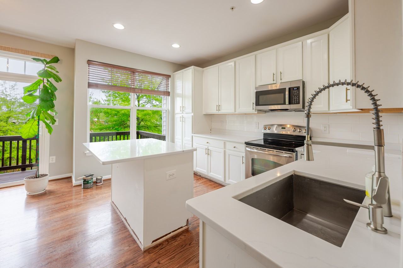 506 Ava Way Ne - Photo 4 of 33