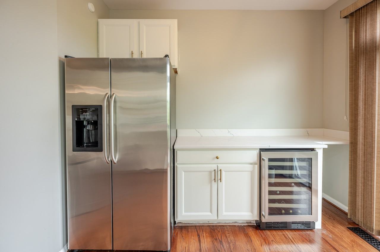 506 Ava Way Ne - Photo 6 of 33