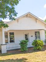 featured image of 218 Howell St