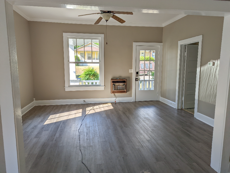 218 Howell St - Photo 5 of 5