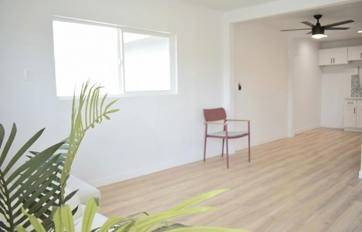 1308 1/2 N Aranbe Ave - Photo 3 of 5