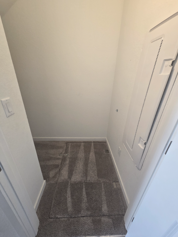 5383 Euclid Dr - Photo 6 of 27