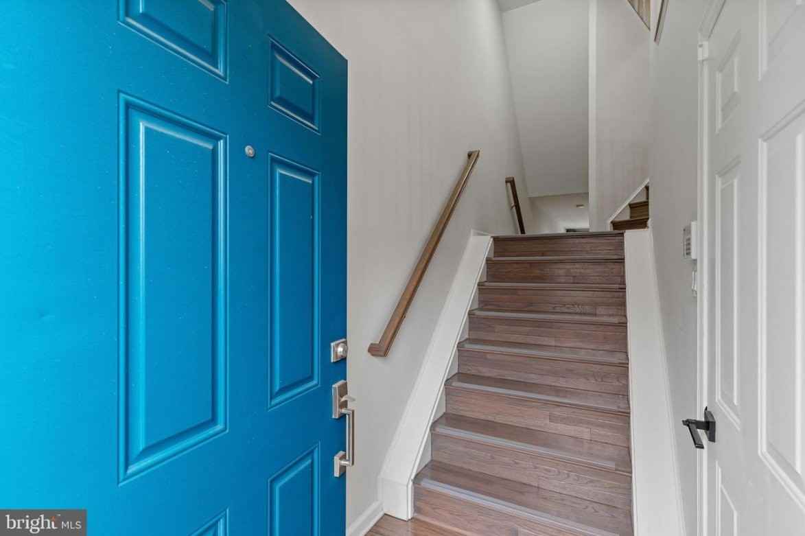 13258 Maple Creek Ln - Photo 2 of 33