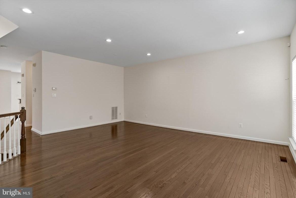 13258 Maple Creek Ln - Photo 5 of 33