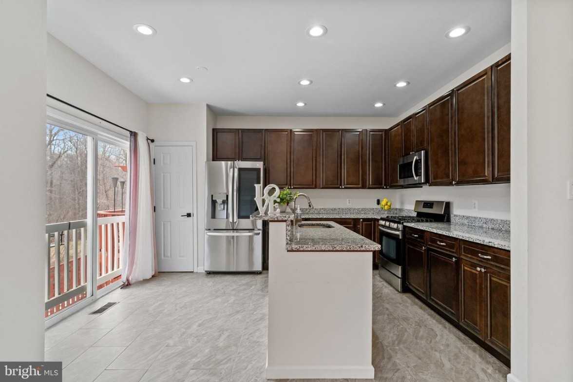 13258 Maple Creek Ln - Photo 7 of 33