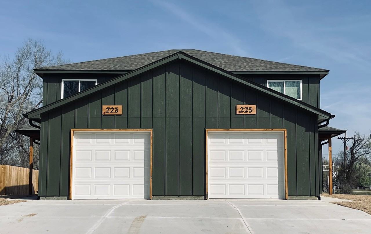 223 S Fairland Ave - Photo 2 of 20