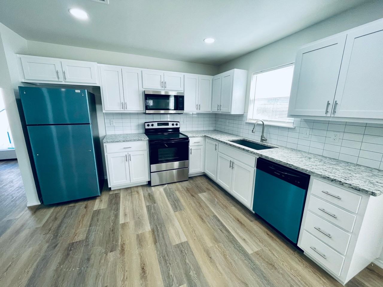 223 S Fairland Ave - Photo 6 of 20