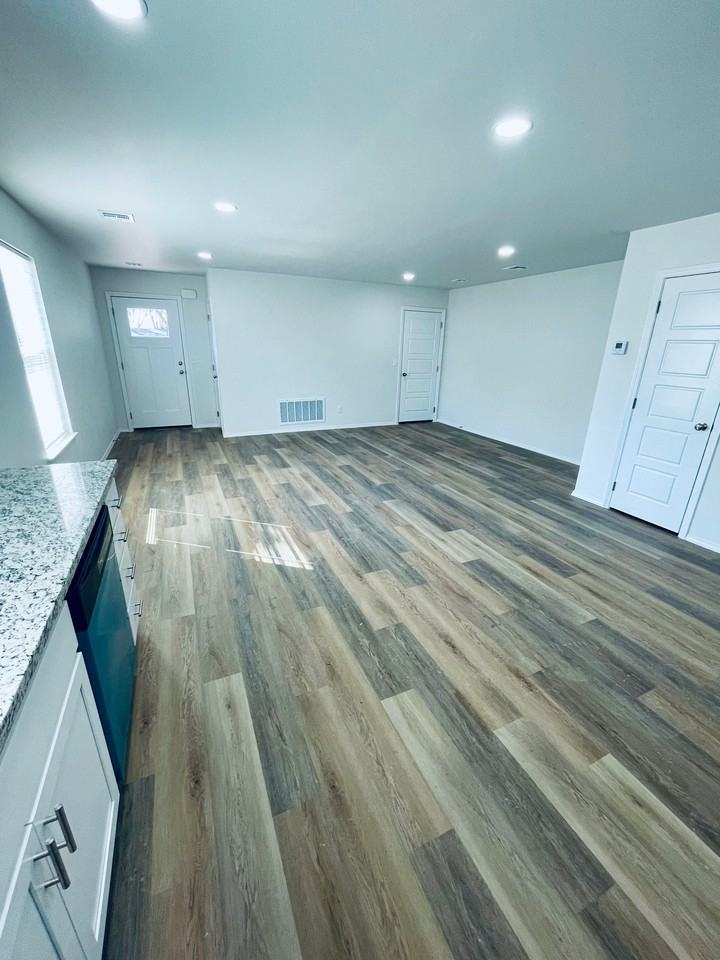 223 S Fairland Ave - Photo 7 of 20