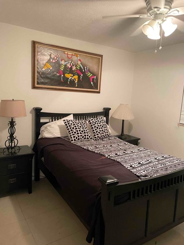 107 Ne 8th St #10 - Photo 2 of 6