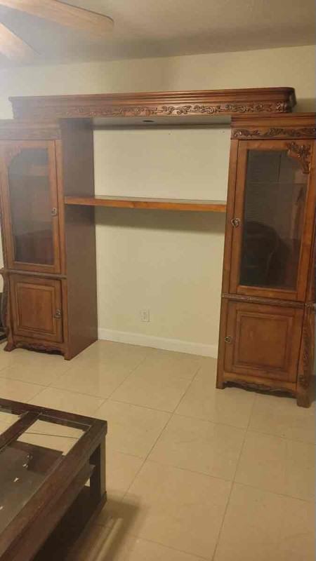 107 Ne 8th St #10 - Photo 3 of 6