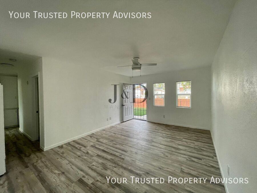 3921 Myrtle Ave - Photo 2 of 15