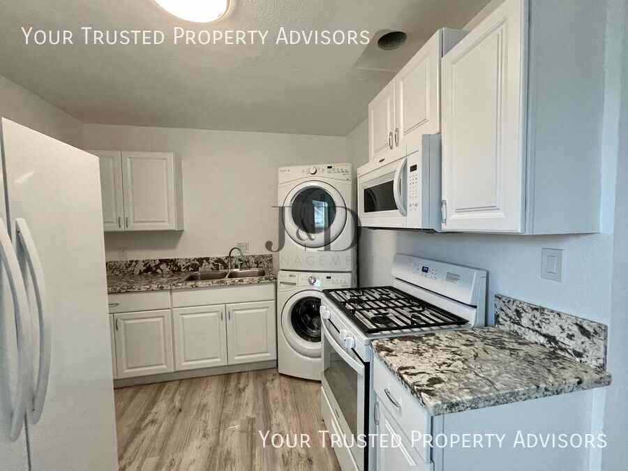 3921 Myrtle Ave - Photo 5 of 15