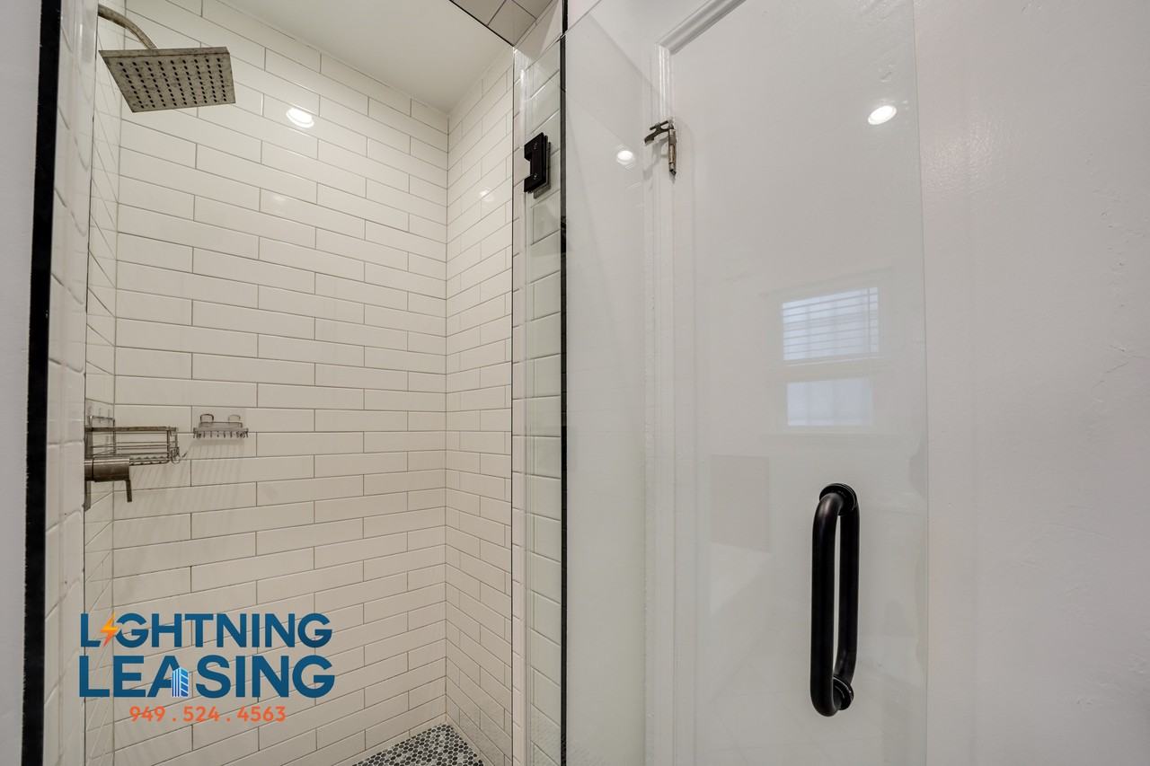 1061 S Stanley Ave #5A - Photo 4 of 23