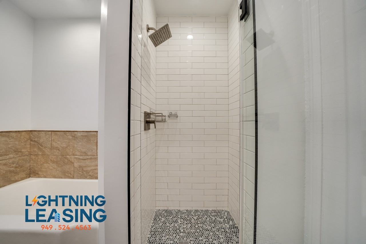 1061 S Stanley Ave #5A - Photo 5 of 23