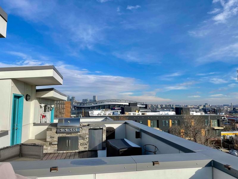 1733 Grove St #2 - Photo 4 of 44