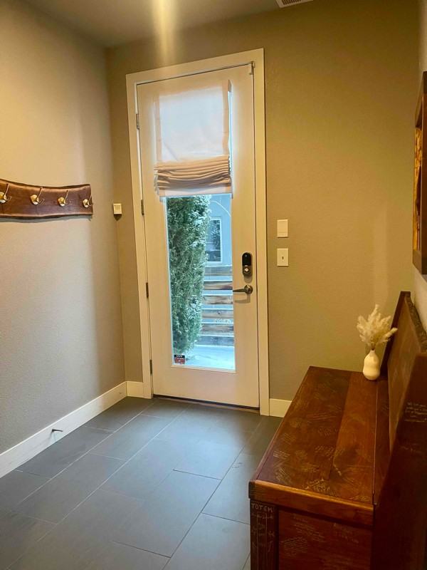 1733 Grove St #2 - Photo 5 of 44