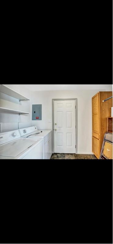 406 E Adams St - Photo 3 of 15