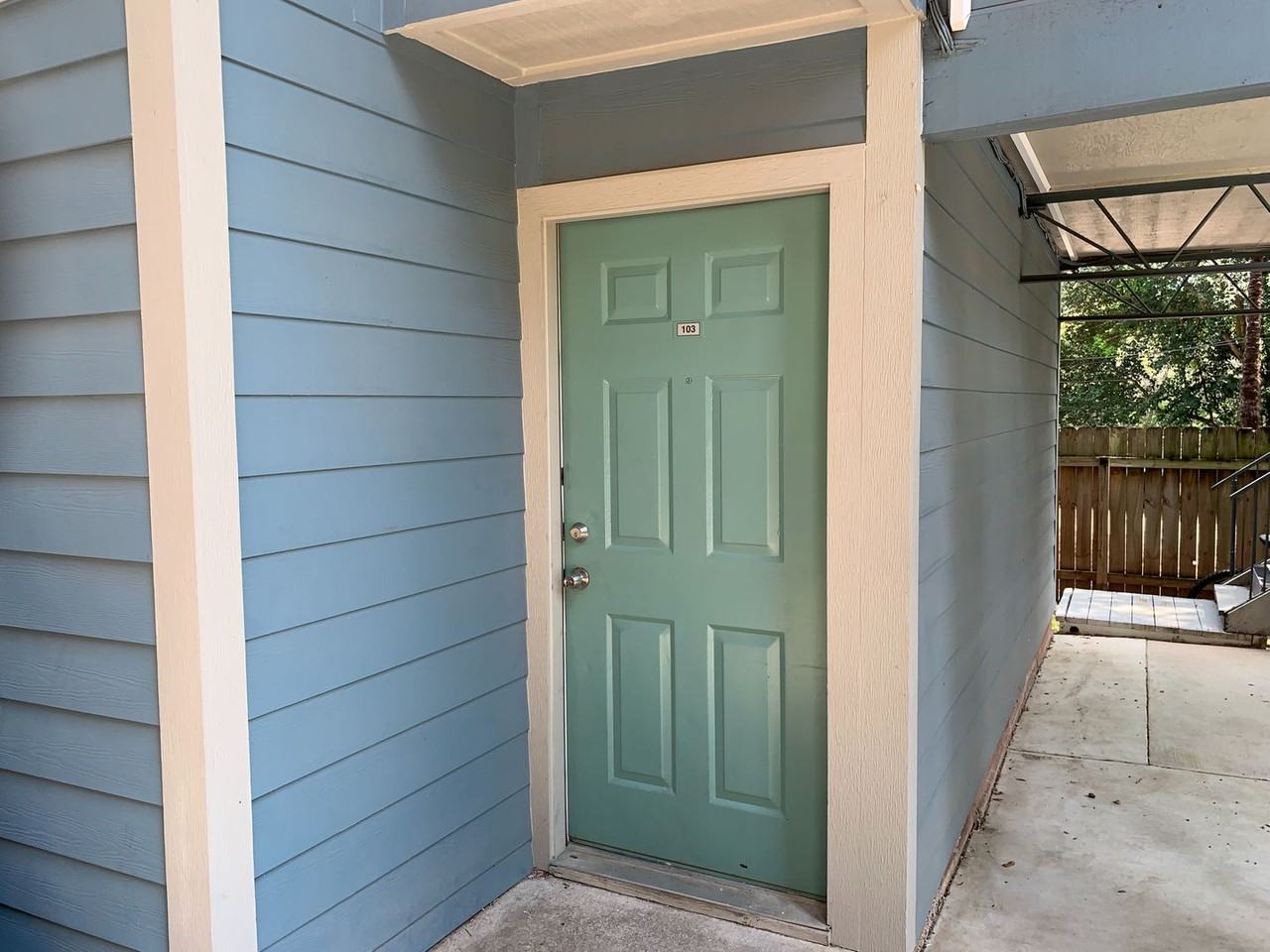 513 South Park Drive - Photo 2 of 18