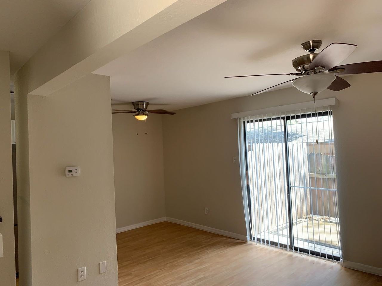 513 South Park Drive - Photo 3 of 18