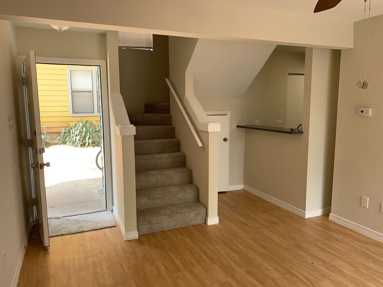 513 South Park Drive - Photo 4 of 18