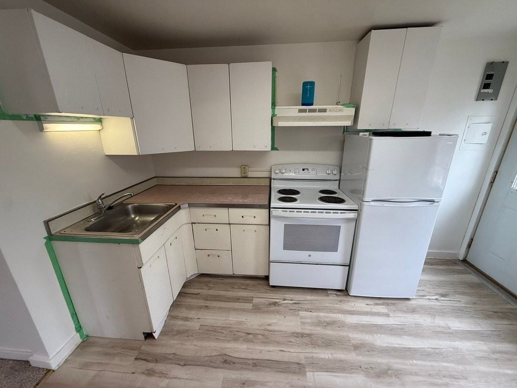 1923 12th Ave N #4 - Photo 2 of 10