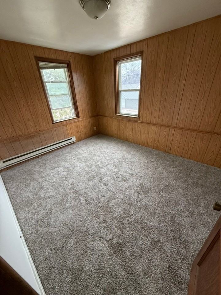 1923 12th Ave N #4 - Photo 3 of 10