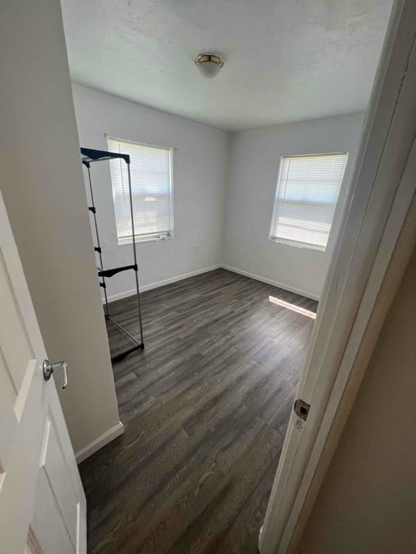 1154 Harbor Dr - Photo 4 of 26