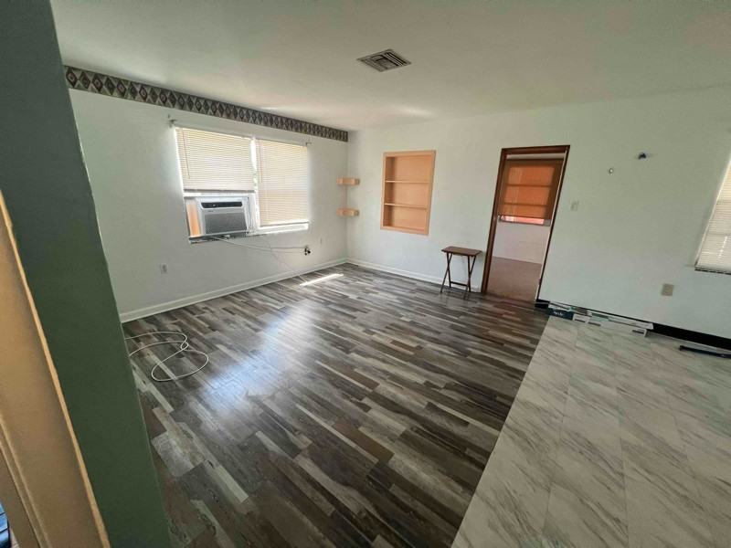 1154 Harbor Dr - Photo 5 of 26