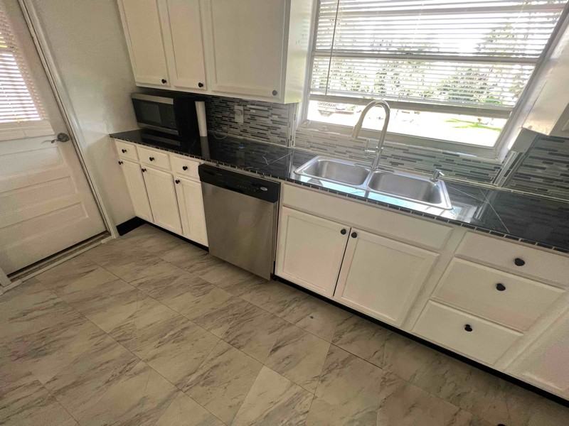 1154 Harbor Dr - Photo 6 of 26