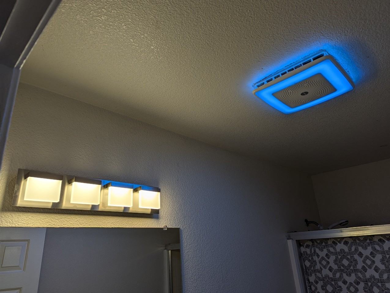 1499 Essex St - Photo 4 of 11