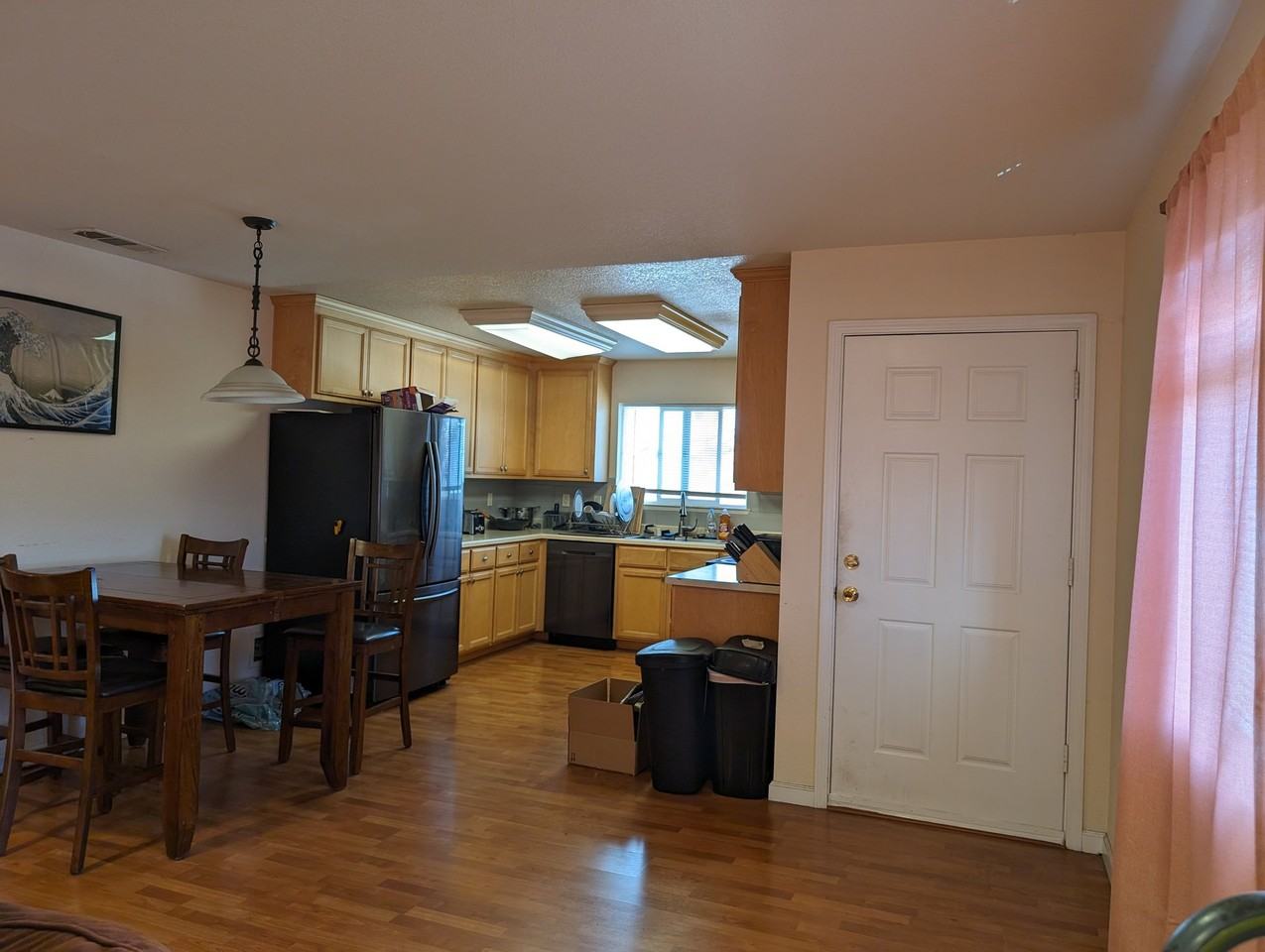 1499 Essex St - Photo 7 of 11