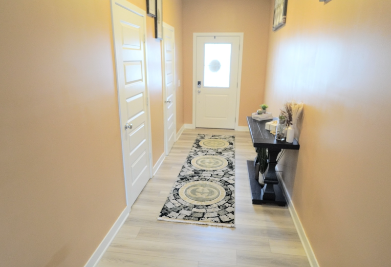 718 Felix Dr - Photo 4 of 20