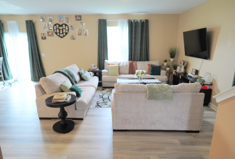 718 Felix Dr - Photo 5 of 20