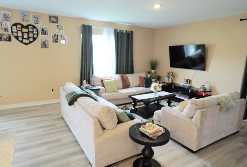 718 Felix Dr - Photo 6 of 20