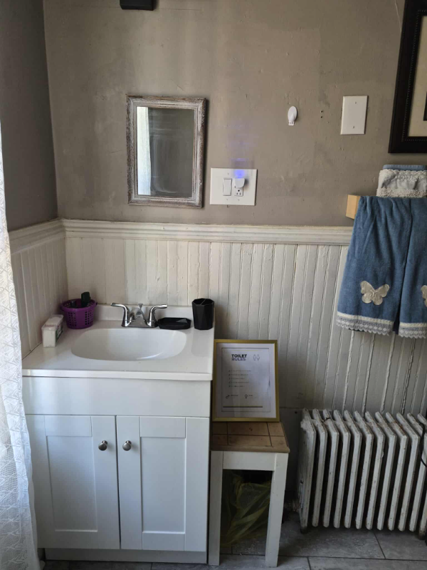 869 Kenneth Ave #2ndFL - Photo 5 of 9