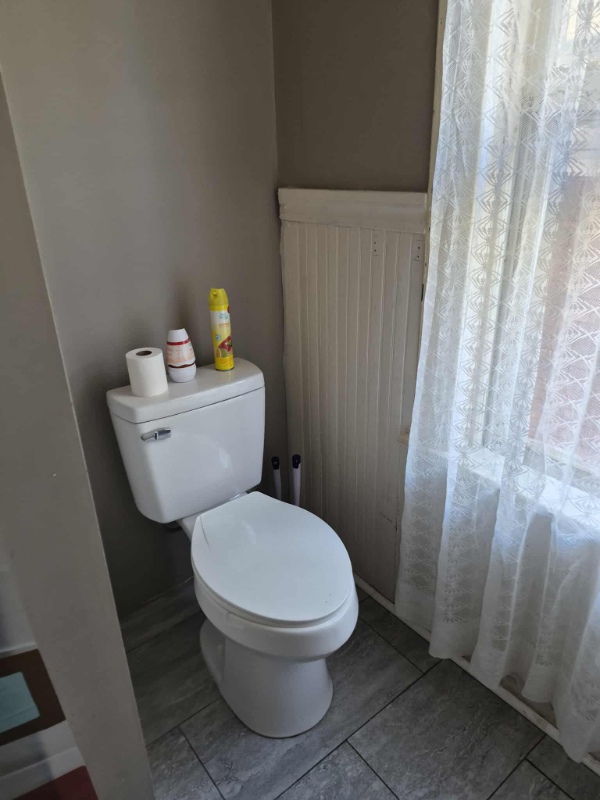 869 Kenneth Ave #2ndFL - Photo 7 of 9