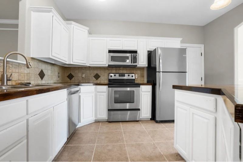 808 Herron St - Photo 7 of 25