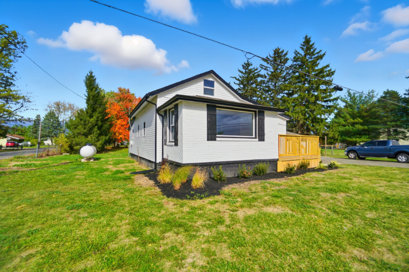 6290 Piquad Rd - Photo 2 of 26