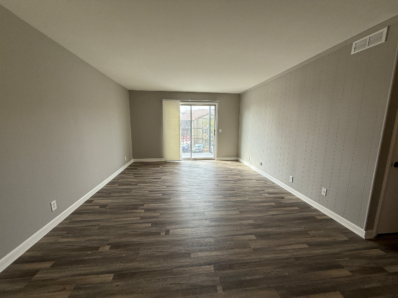555 N Dupont Ave #B27 - Photo 3 of 20