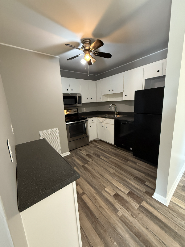 555 N Dupont Ave #B27 - Photo 7 of 20
