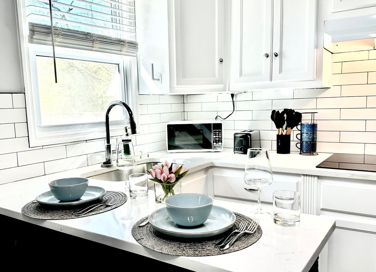 2074 Flint Hill Dr - Photo 3 of 10