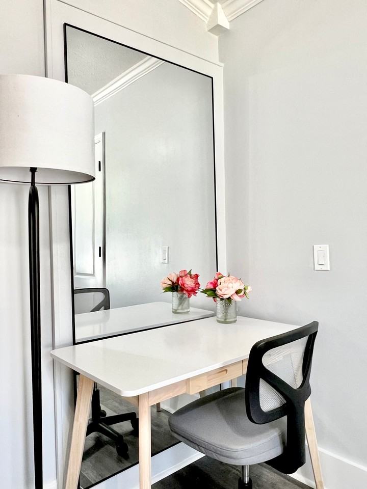 2074 Flint Hill Dr - Photo 4 of 10