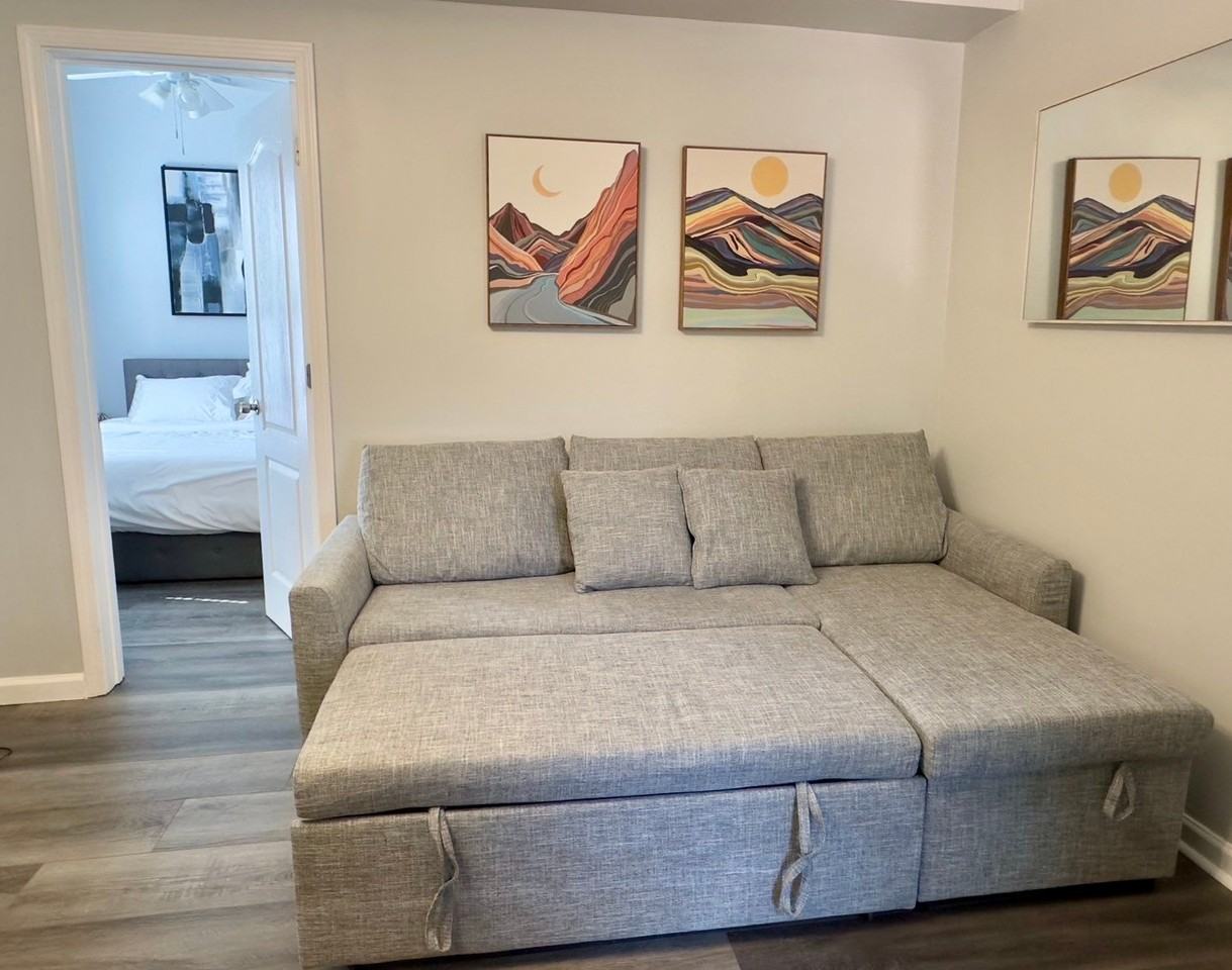 2074 Flint Hill Dr - Photo 7 of 10