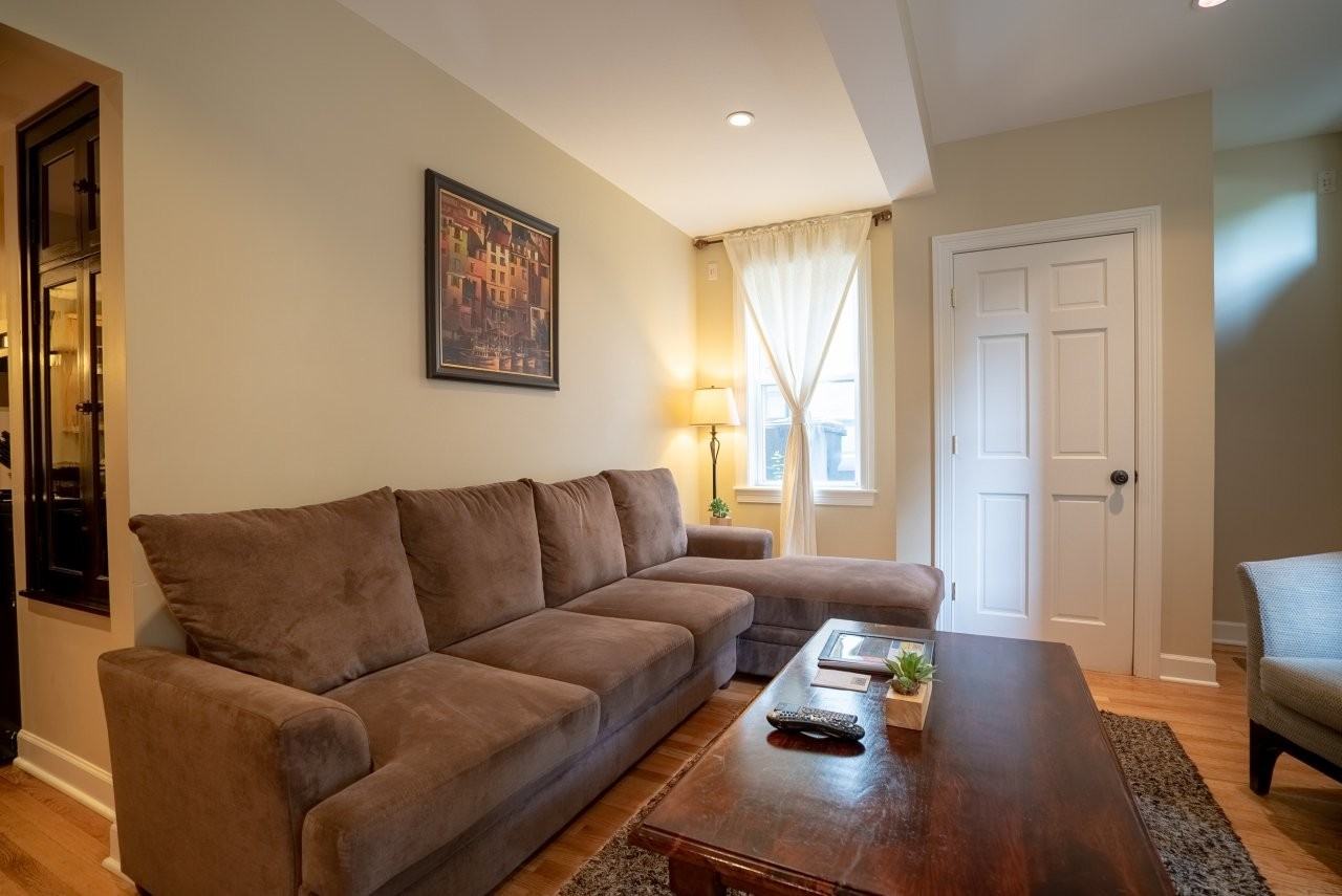 403 W Eugenie St #1F - Photo 4 of 17