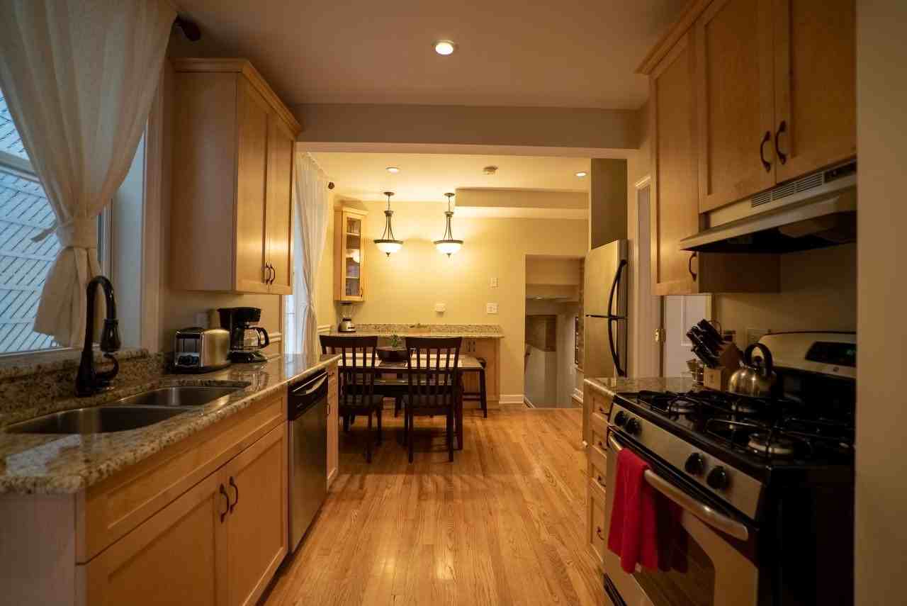 403 W Eugenie St #1F - Photo 5 of 17